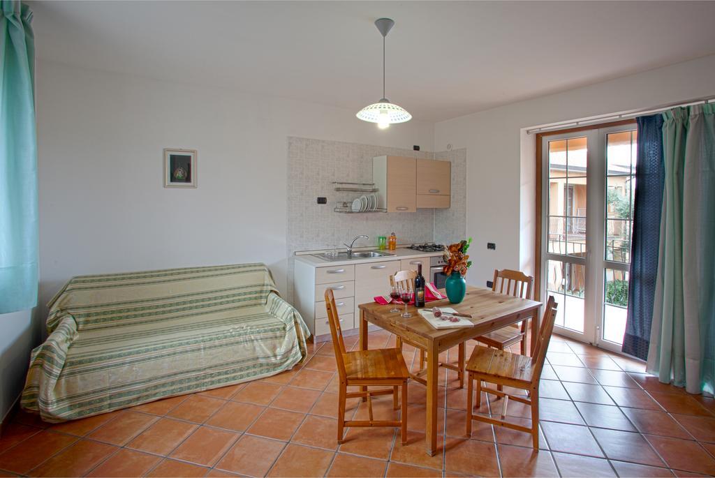 Residence Villa Andrea マリーナ・ディ・カメロータ 部屋 写真