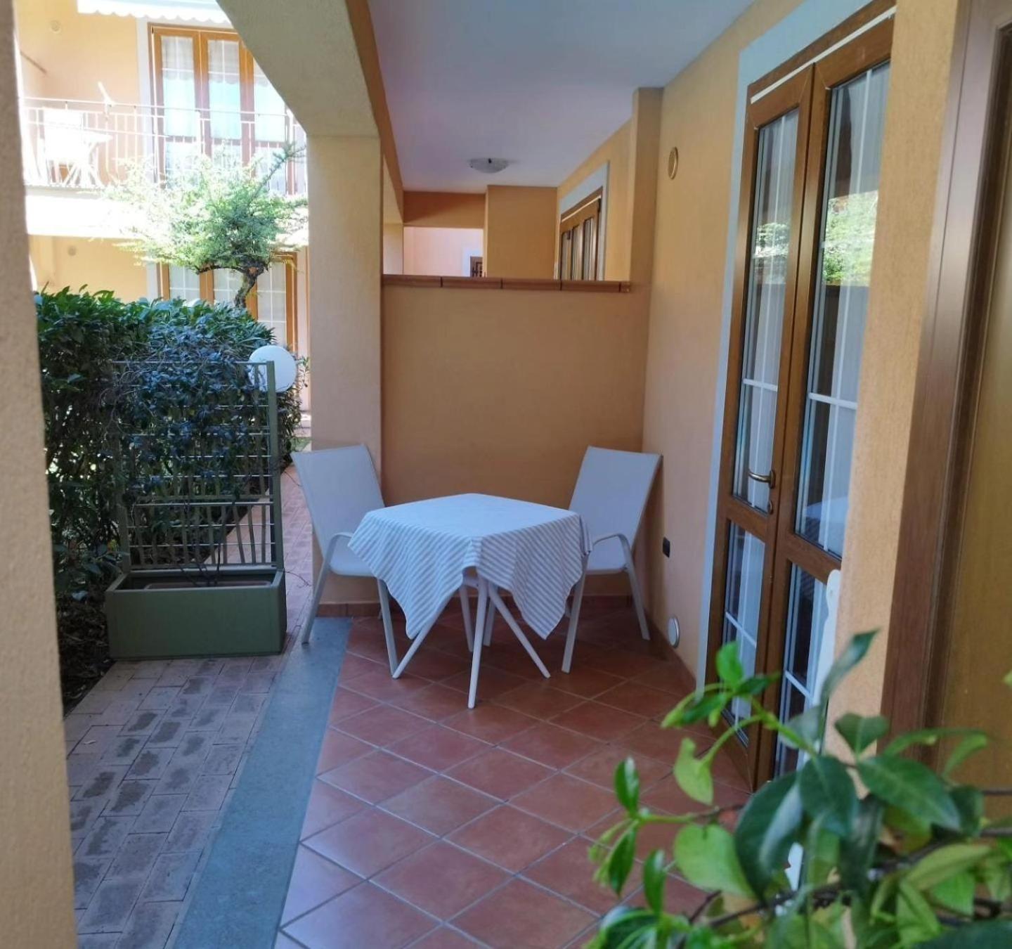 Residence Villa Andrea マリーナ・ディ・カメロータ エクステリア 写真