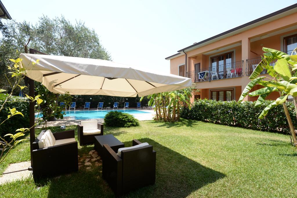 Residence Villa Andrea マリーナ・ディ・カメロータ エクステリア 写真