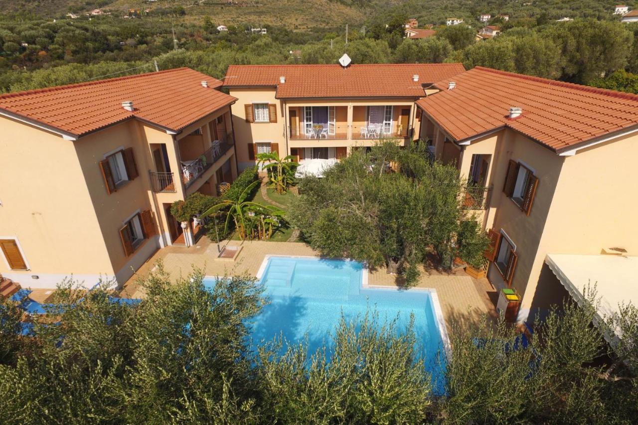 Residence Villa Andrea マリーナ・ディ・カメロータ エクステリア 写真